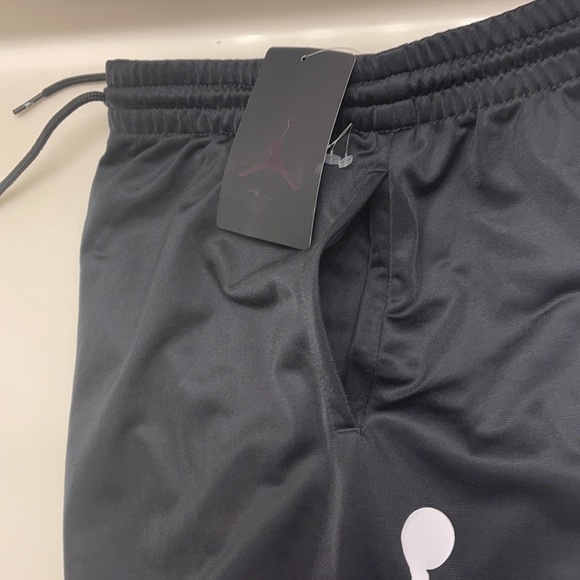 Nike Jordan Joggers - Picture 4 of 11